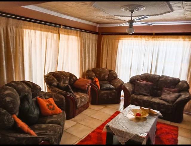 3 BEDROOM HOUSE FOR SALE IN MANKWENG